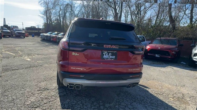 GMC Acadia Vehicle Full-screen Gallery Image 07