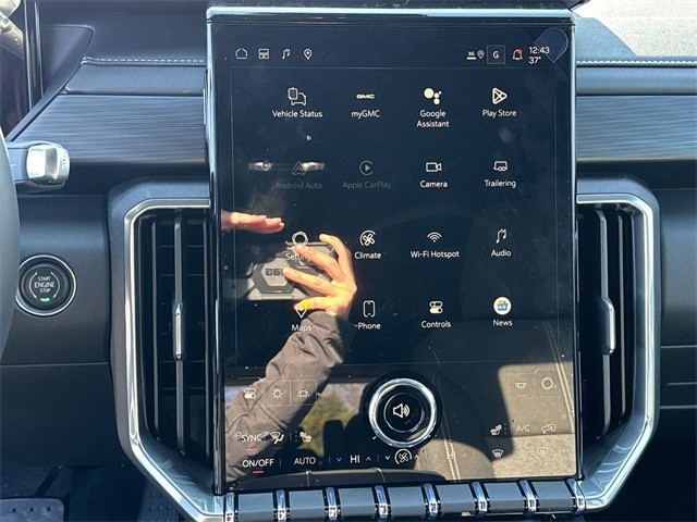 GMC Acadia Vehicle Full-screen Gallery Image 16