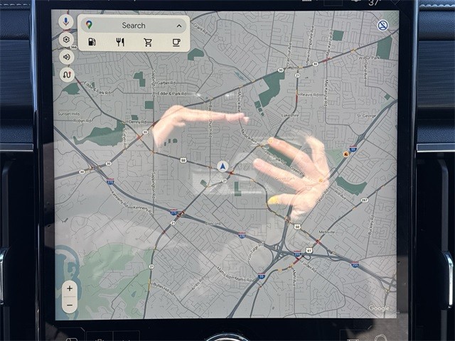 GMC Acadia Vehicle Full-screen Gallery Image 18