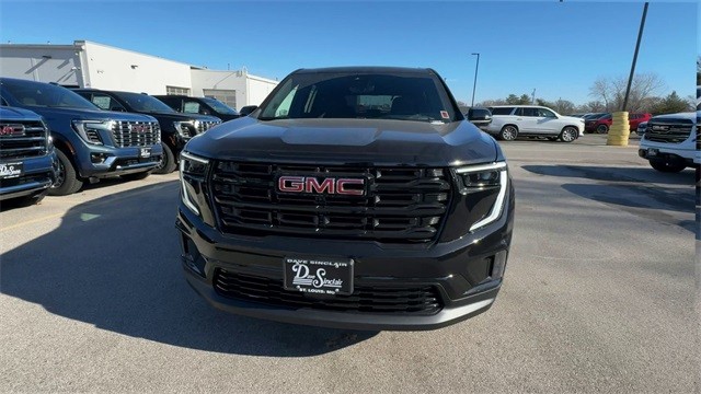 GMC Acadia Vehicle Full-screen Gallery Image 03