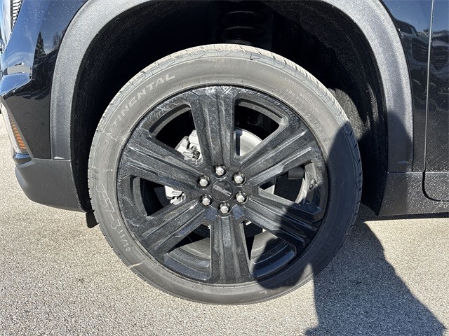 GMC Acadia Vehicle Full-screen Gallery Image 10