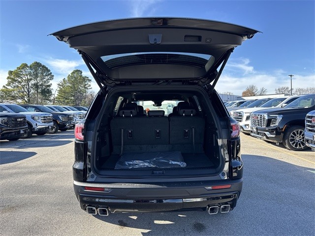 GMC Acadia Vehicle Full-screen Gallery Image 24