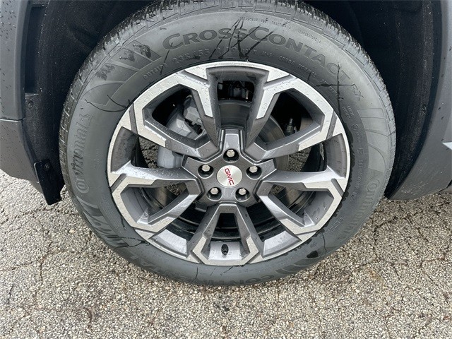 GMC Terrain Vehicle Full-screen Gallery Image 10