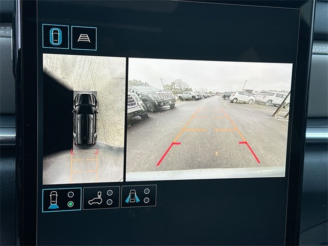 GMC Terrain Vehicle Full-screen Gallery Image 17