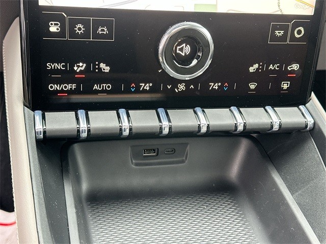 GMC Terrain Vehicle Full-screen Gallery Image 19