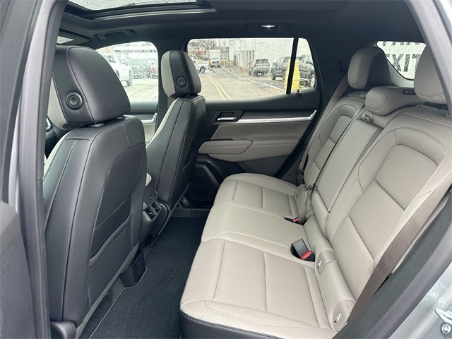 GMC Terrain Vehicle Full-screen Gallery Image 23