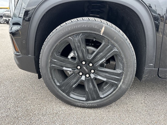 GMC Acadia Vehicle Full-screen Gallery Image 10