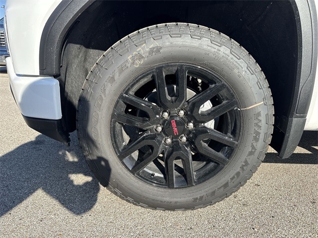 GMC Sierra 1500 Vehicle Full-screen Gallery Image 10