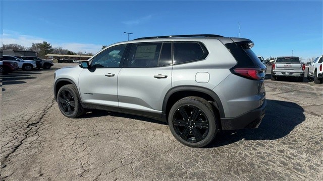 GMC Acadia Vehicle Full-screen Gallery Image 06