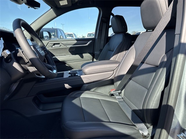 GMC Acadia Vehicle Full-screen Gallery Image 11