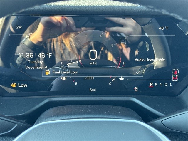 GMC Acadia Vehicle Full-screen Gallery Image 15