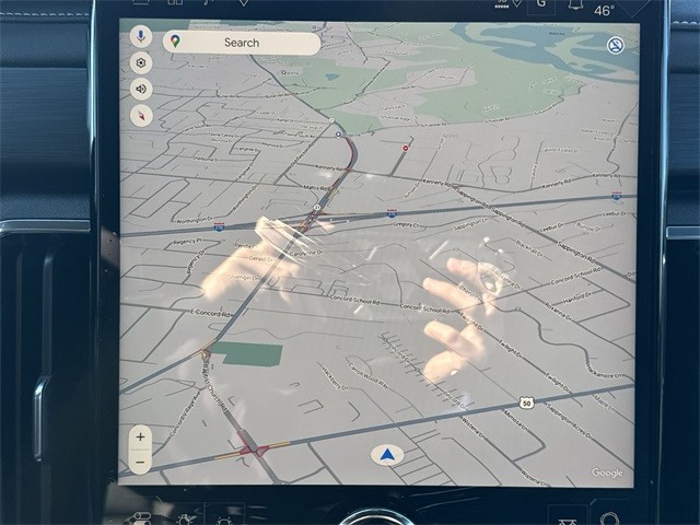 GMC Acadia Vehicle Full-screen Gallery Image 18