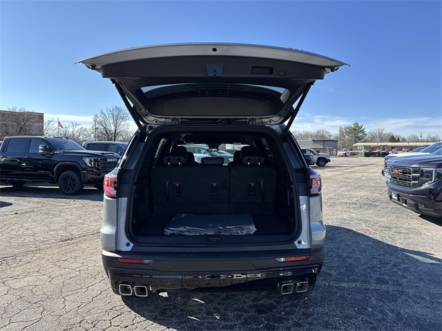 GMC Acadia Vehicle Full-screen Gallery Image 24