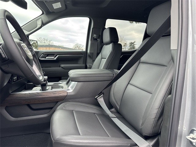 GMC Sierra 1500 Vehicle Full-screen Gallery Image 11