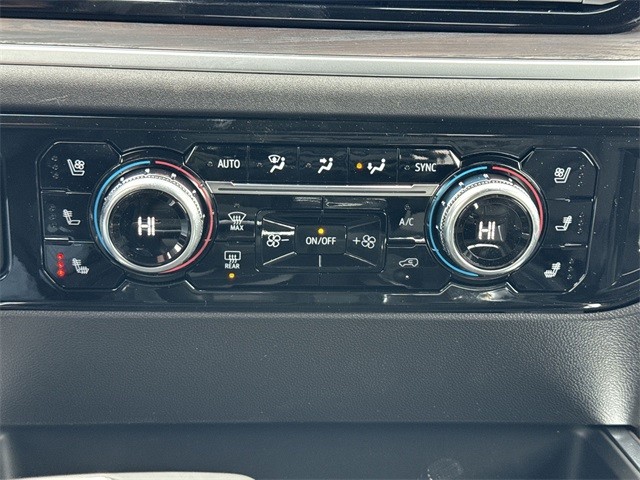 GMC Sierra 1500 Vehicle Full-screen Gallery Image 19