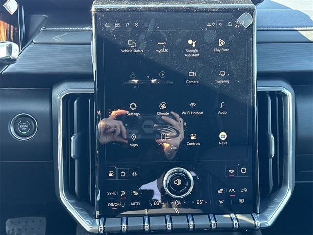 GMC Acadia Vehicle Full-screen Gallery Image 16