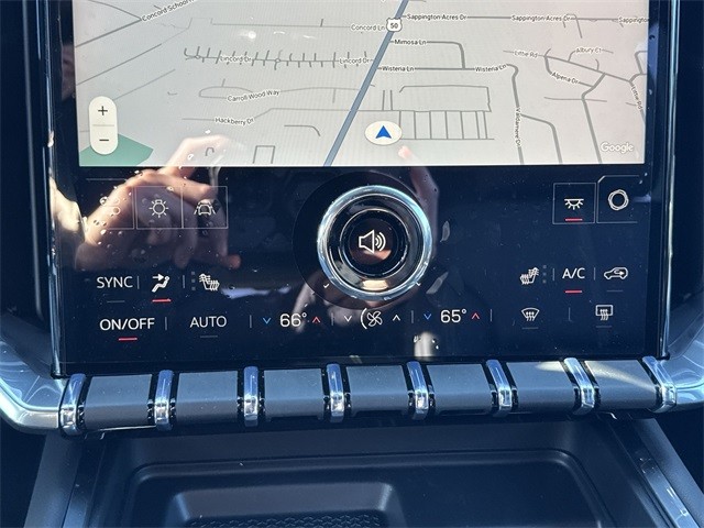 GMC Acadia Vehicle Full-screen Gallery Image 19