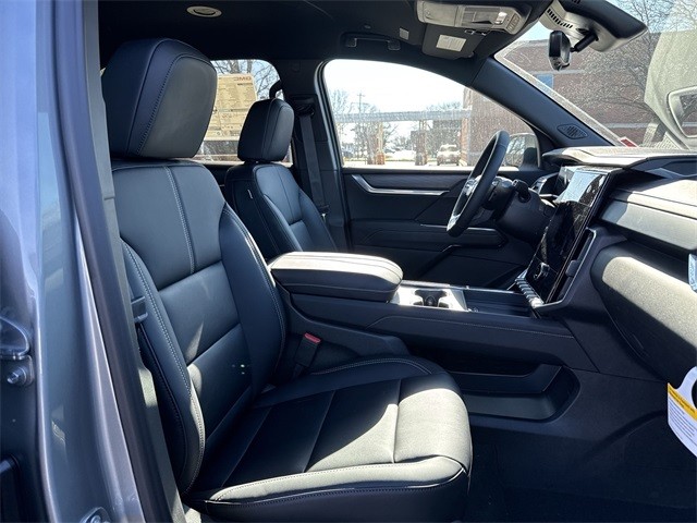 GMC Acadia Vehicle Full-screen Gallery Image 25