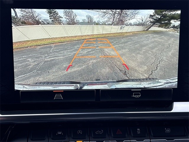 GMC Sierra 1500 Vehicle Full-screen Gallery Image 17