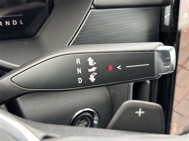 GMC Acadia Vehicle Full-screen Gallery Image 20