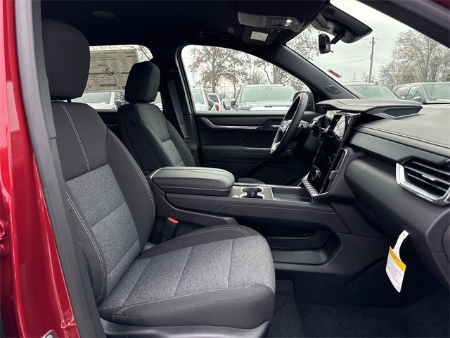 GMC Acadia Vehicle Full-screen Gallery Image 25