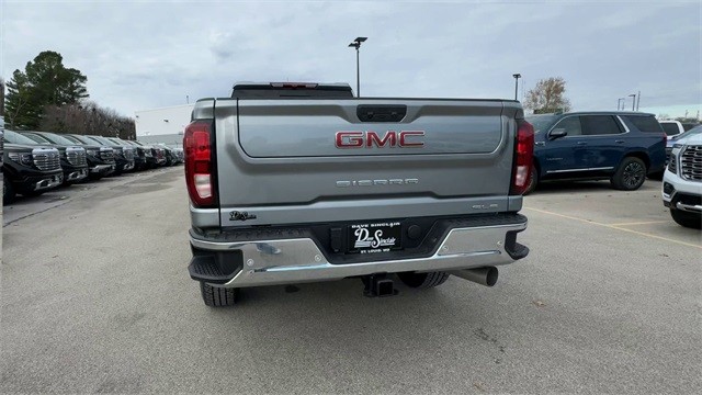 GMC Sierra 3500HD Vehicle Full-screen Gallery Image 07