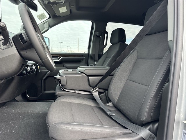 GMC Sierra 3500HD Vehicle Full-screen Gallery Image 11