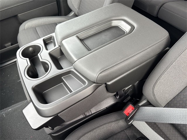 GMC Sierra 3500HD Vehicle Full-screen Gallery Image 21