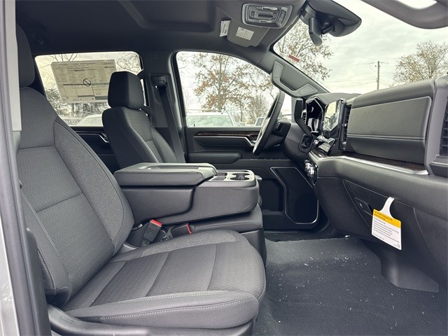 GMC Sierra 3500HD Vehicle Full-screen Gallery Image 24