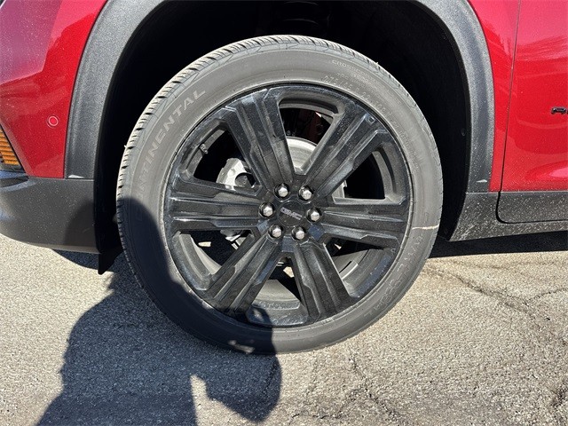 GMC Acadia Vehicle Full-screen Gallery Image 10