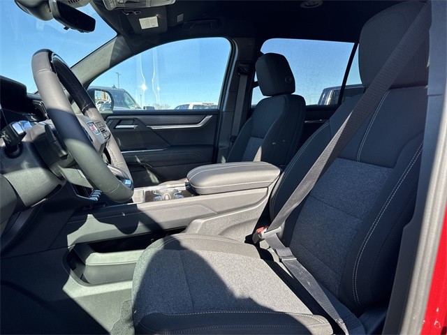 GMC Acadia Vehicle Full-screen Gallery Image 11