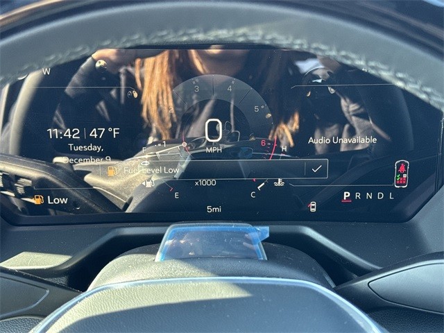 GMC Acadia Vehicle Full-screen Gallery Image 15