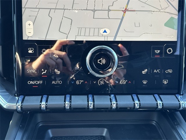 GMC Acadia Vehicle Full-screen Gallery Image 19