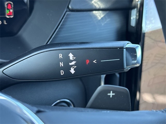 GMC Acadia Vehicle Full-screen Gallery Image 20