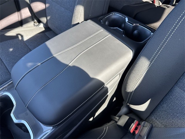 GMC Acadia Vehicle Full-screen Gallery Image 21