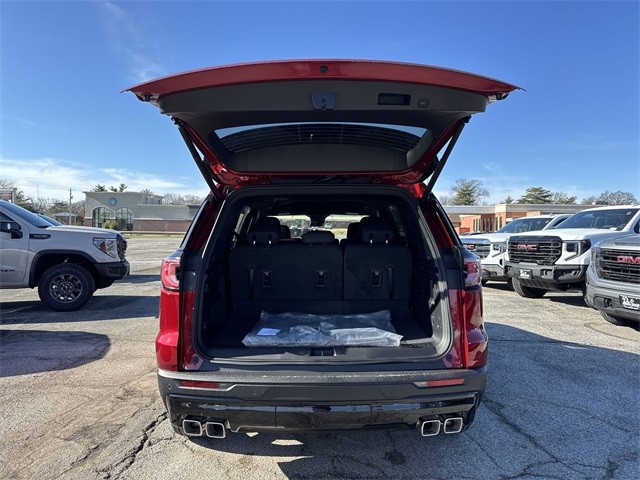 GMC Acadia Vehicle Full-screen Gallery Image 24