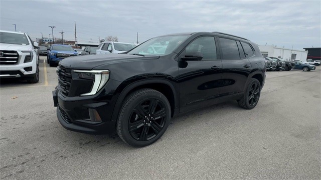 GMC Acadia Vehicle Full-screen Gallery Image 04