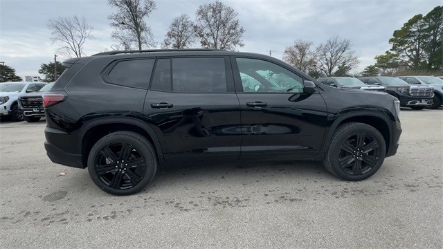 GMC Acadia Vehicle Full-screen Gallery Image 09