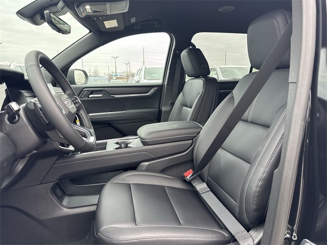 GMC Acadia Vehicle Full-screen Gallery Image 11