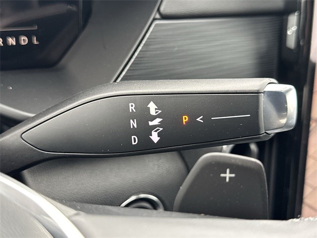 GMC Acadia Vehicle Full-screen Gallery Image 20