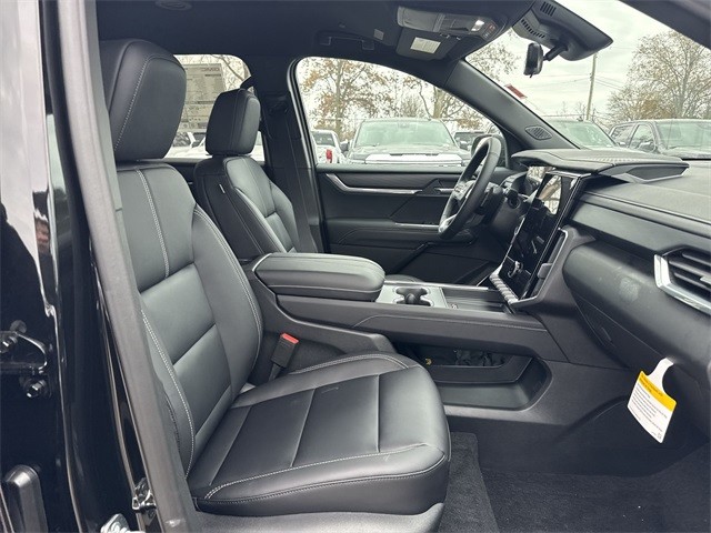 GMC Acadia Vehicle Full-screen Gallery Image 25