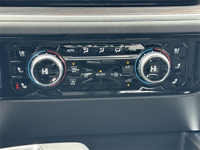 GMC Sierra 1500 Vehicle Full-screen Gallery Image 19