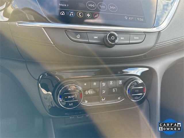 Buick Encore GX Vehicle Full-screen Gallery Image 17