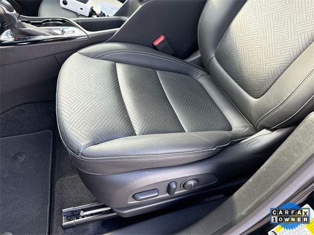 Buick Encore GX Vehicle Full-screen Gallery Image 19