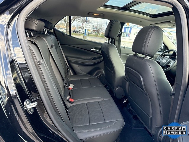 Buick Encore GX Vehicle Full-screen Gallery Image 25