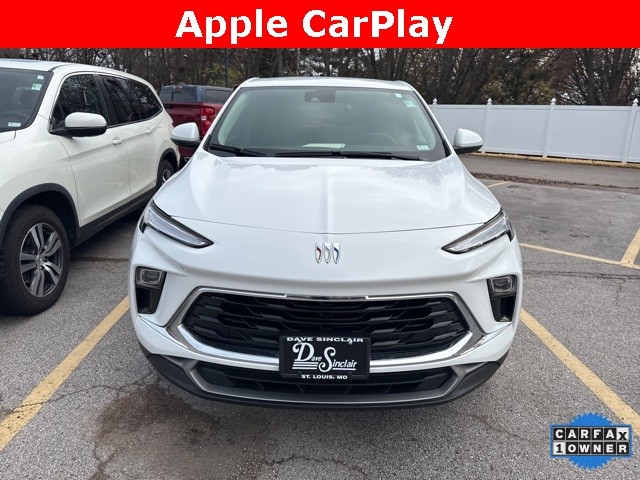 Buick Encore GX Vehicle Full-screen Gallery Image 02