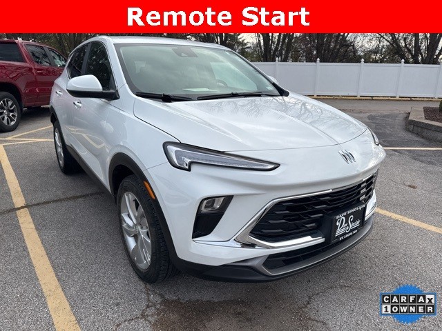 Buick Encore GX Vehicle Full-screen Gallery Image 03