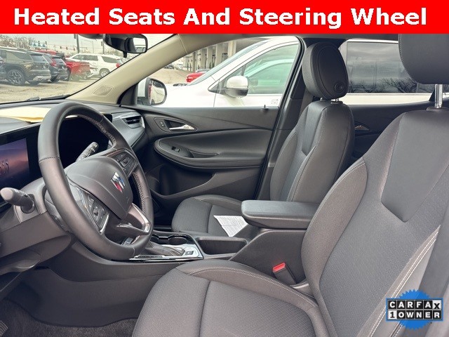 Buick Encore GX Vehicle Full-screen Gallery Image 09