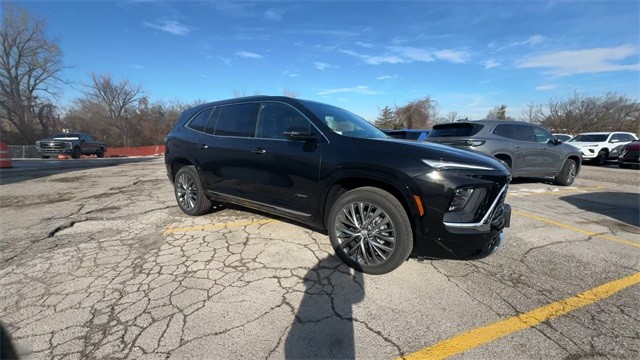 Buick Enclave Vehicle Full-screen Gallery Image 02