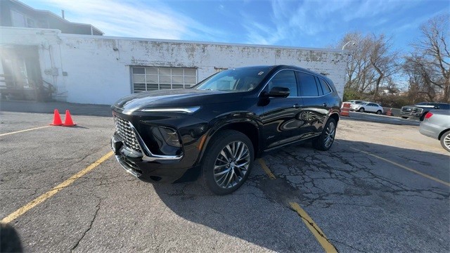 Buick Enclave Vehicle Full-screen Gallery Image 04